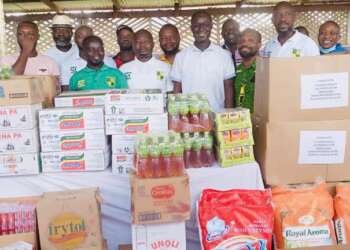 Prempeh '98' donates to Apam Orphanage