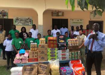 HappyFM/Lakeside Marina Park donate to Mercy Social Center