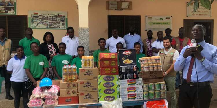 HappyFM/Lakeside Marina Park donate to Mercy Social Center