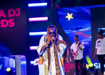  Gibrilville lights up 2022 Ghana DJ Awards with ‘Angels’ performance  