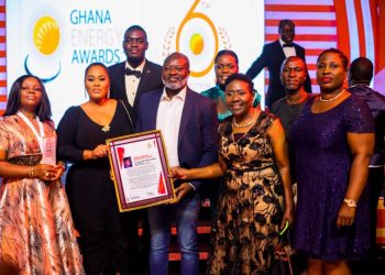 Dr Abdul-Hamid receives Public Service Excellence Award