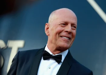 Bruce Willis diagnosed with dementia, family announces