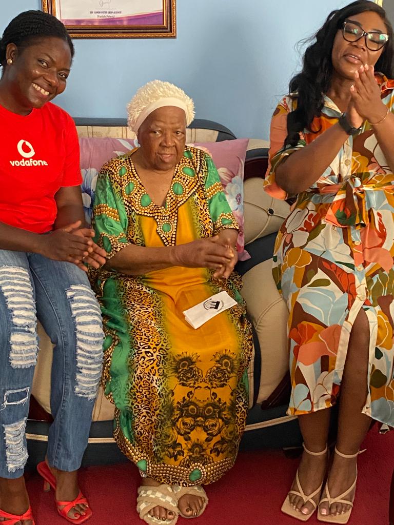  Vodafone Ghana's 101-year-old customer receives wonderful Vodafone package to connect with great-grandchild