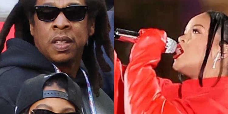 Super Bowl: Fans shock as Rihanna performs ‘Umbrella’ without Jay Z