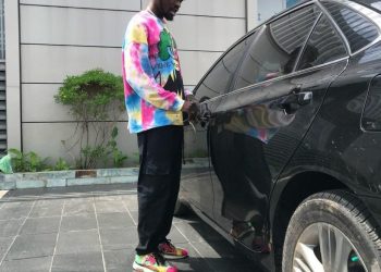 Social media sympathizes with Fameye’s 7k automobile predicament 