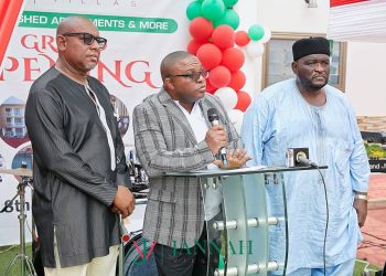 Pic: Jannah Villas officials at the unveiling of their new apartment buildings