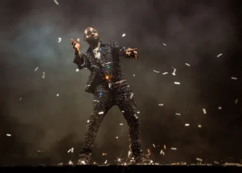 Davido secures big deal with Netflix to tell his story