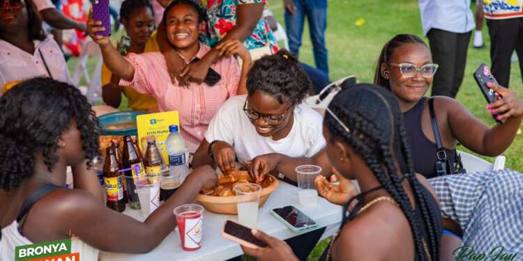 Pap Jay hosts patrons to Bronya Nkwan to kick start the festive season