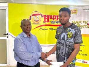 #GMABCFantasyLeague: Dennis Lamptey with Happy FM programs manager.