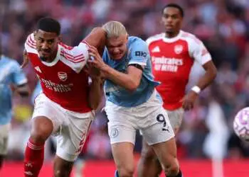 Premier League: Man City beat Arsenal to cut lead to three points