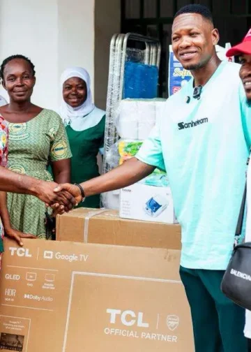 FIFA Referee Daniel Nii Laryea donates to Pokuase Health Center Children’s Ward