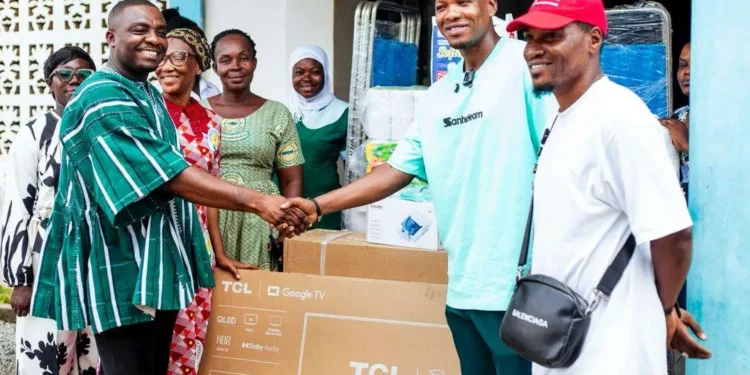 FIFA Referee Daniel Nii Laryea donates to Pokuase Health Center Children’s Ward
