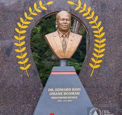 Mahama unveils Omane Boamah cenotaph, reassigns Gilbert Adjei to Ministry of Defence