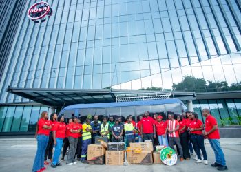 Absa Prestige Banking team equips Buzstop Boys to support community clean-up work